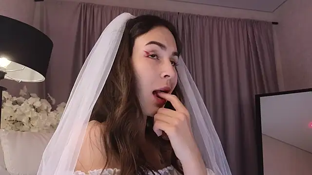 LionKierra online show from October 26, 2:50 am