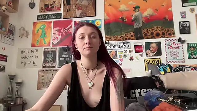 Snapshot of PauliinaBlue chatting on October 15, 8:58 am PauliinaBlue online show from October 15, 8:58 am