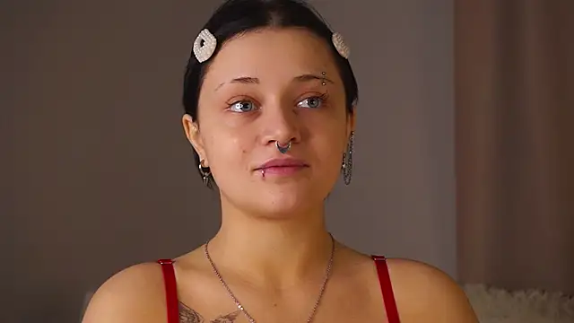 TraciBasco online show from April 22, 5:54 am