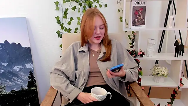 Snapshot of VernellArey chatting on October 11, 6:23 am VernellArey online show from October 11, 6:23 am