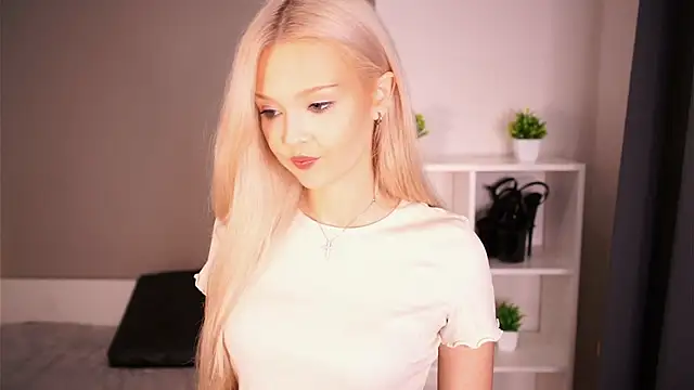 KaryTasch online show from October 21, 7:47 pm