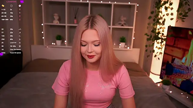 KaryTasch online show from November 6, 7:59 pm