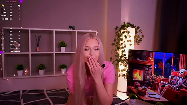 KaryTasch online show from November 15, 8:27 pm