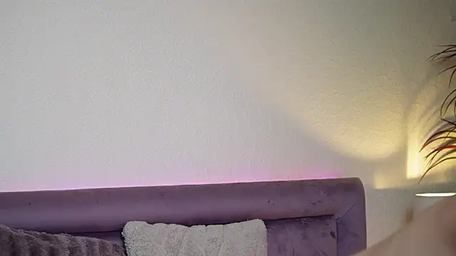 JoelleApril online show from December 17, 9:32 pm