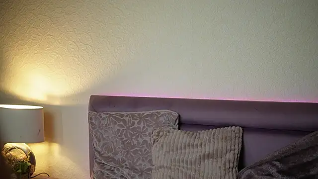 JoelleApril online show from June 6, 8:13 pm