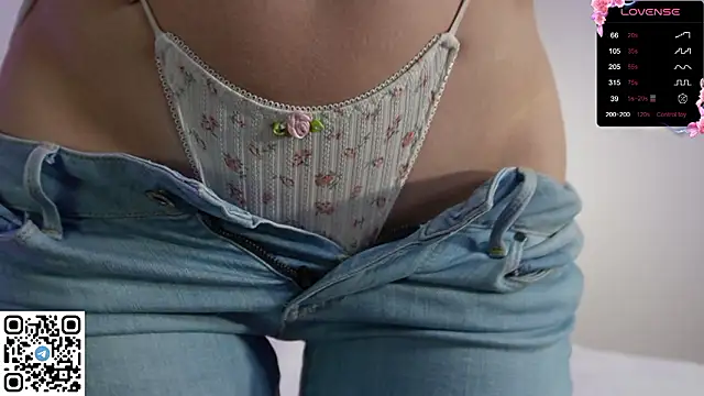 Snapshot of hotgirlfriend_ chatting on March 16, 9:46 am hotgirlfriend online show from March 16, 9:46 am