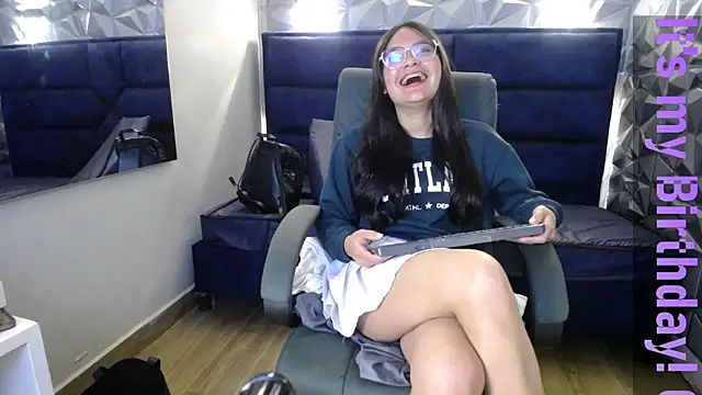 Snapshot of _kita chatting on November 19, 12:05 pm kita online show from November 19, 12:05 pm