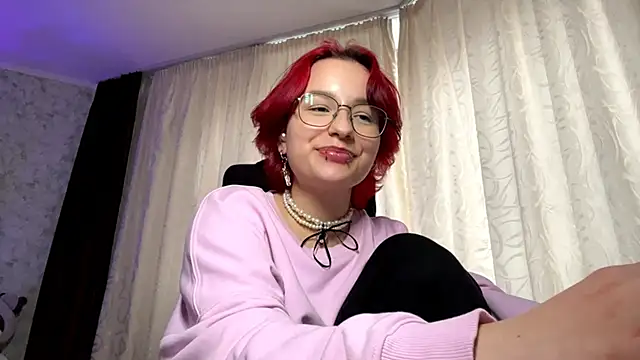 Snapshot of TheaBertch chatting on October 11, 1:20 pm TheaBertch online show from October 11, 1:20 pm