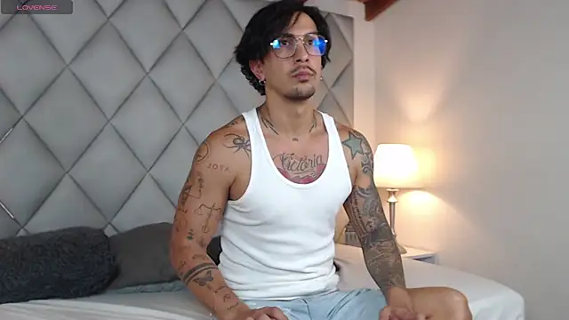 Liam Espinoza online show from October 21, 7:25 pm