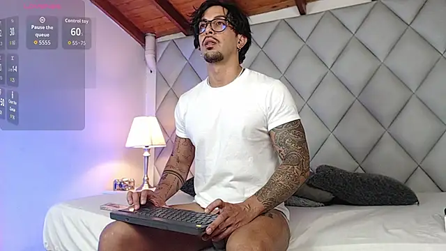 Liam Espinoza online show from October 28, 7:27 pm