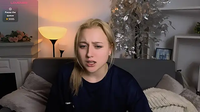 Lulu   Moon online show from December 17, 9:54 pm