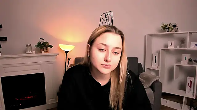 Lulu   Moon online show from April 10, 9:19 pm