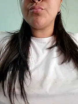 morenalatinaa online show from January 8, 1:46 pm