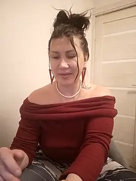 Snapshot of Ambika_beauty chatting on April 11, 9:30 pm Ambika beauty online show from April 11, 9:30 pm