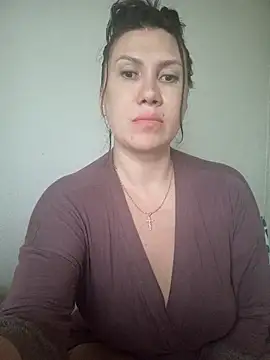Snapshot of Ambika_beauty chatting on May 11, 4:04 pm Ambika beauty online show from May 11, 4:04 pm