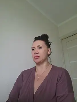 Snapshot of Ambika_beauty chatting on May 17, 3:52 pm Ambika beauty online show from May 17, 3:52 pm