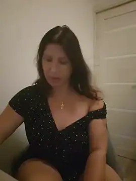 Snapshot of Ambika_beauty chatting on July 6, 8:11 pm Ambika beauty online show from July 6, 8:11 pm