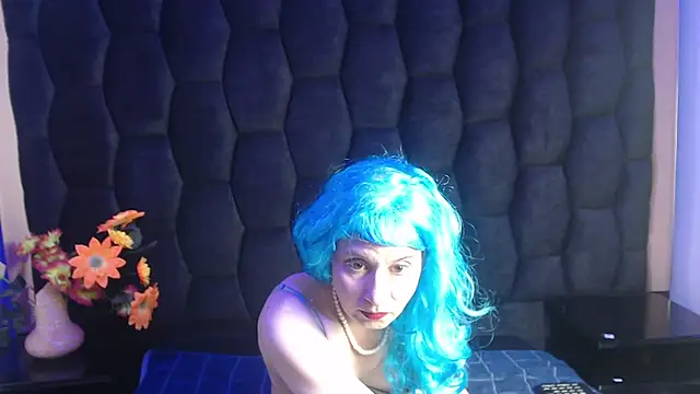 Snapshot of Kylie_Bloom chatting on November 7, 8:42 pm Kylie Bloom online show from November 7, 8:42 pm