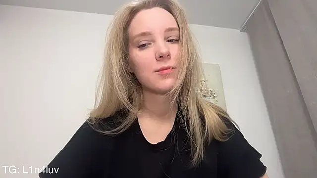 AIicaparkerc online show from February 19, 4:19 am