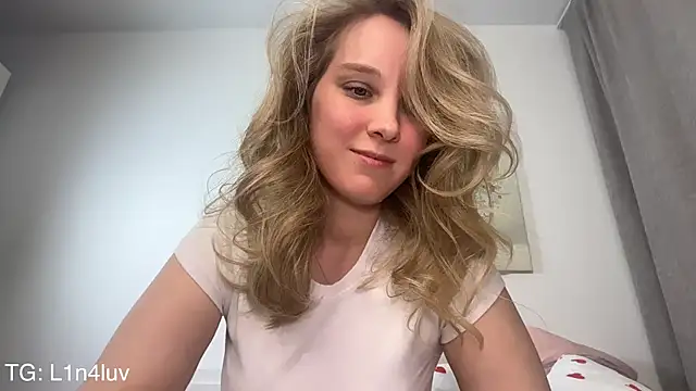 AIicaparkerc online show from March 24, 5:18 pm