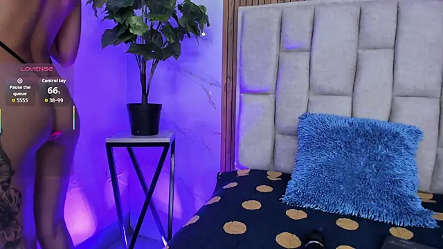 Sassha ferrer online show from November 15, 7:10 pm