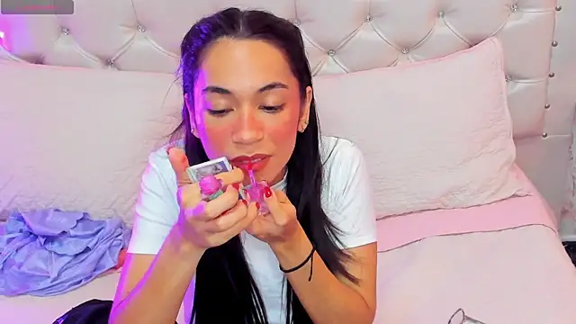 GabbiePrice online show from October 23, 11:20 am