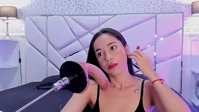 Snapshot of GabbiePrice chatting on March 30, 11:22 am GabbiePrice online show from March 30, 11:22 am