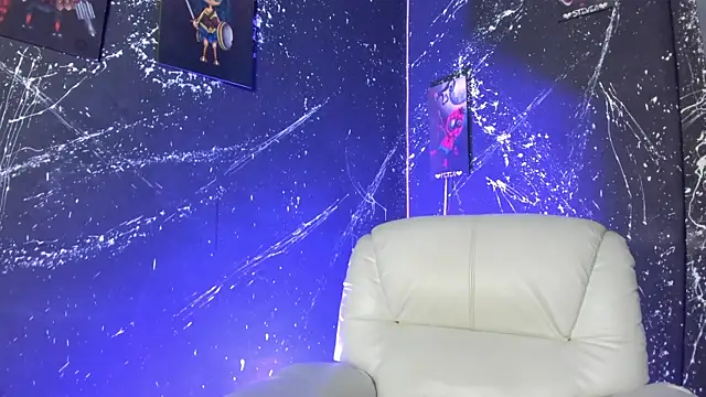DerryAndIzzy online show from July 8, 5:01 am