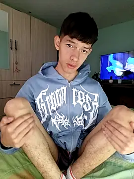 heyy noah11 online show from December 4, 8:50 pm