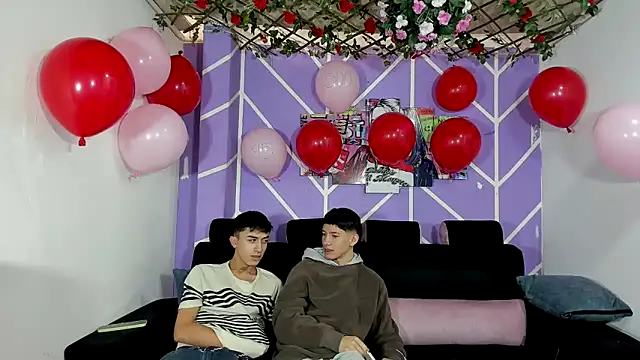 Snapshot of heyy_noah11 chatting on February 15, 1:41 pm heyy noah11 online show from February 15, 1:41 pm