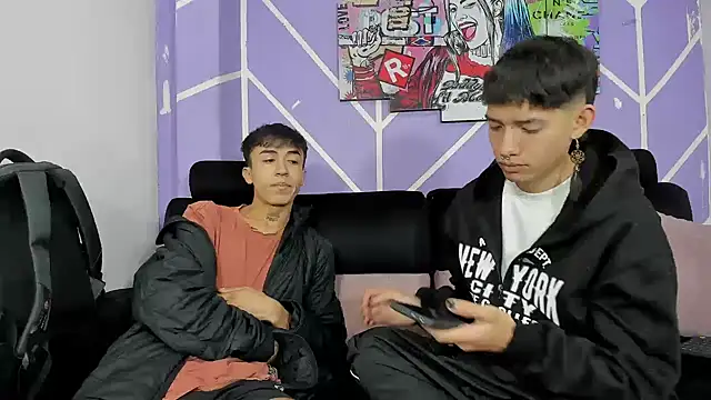 Snapshot of heyy_noah11 chatting on March 5, 1:40 pm heyy noah11 online show from March 5, 1:40 pm