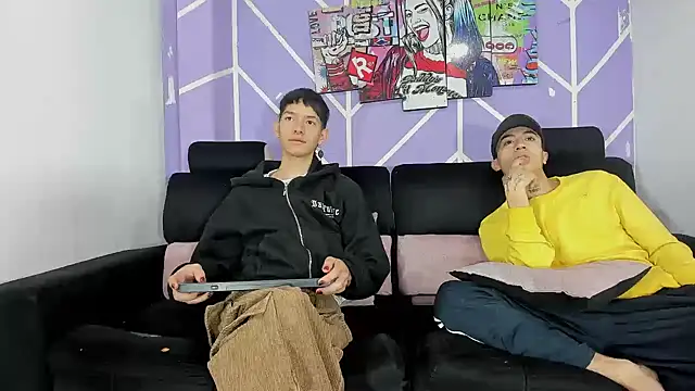 Snapshot of heyy_noah11 chatting on March 9, 1:26 pm heyy noah11 online show from March 9, 1:26 pm