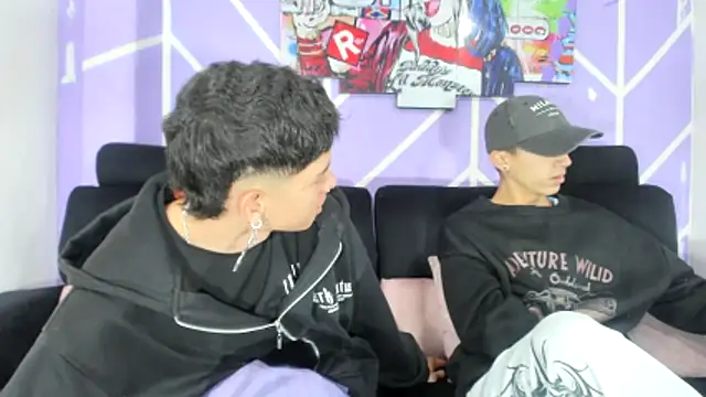 Snapshot of heyy_noah11 chatting on April 14, 1:39 pm heyy noah11 online show from April 14, 1:39 pm