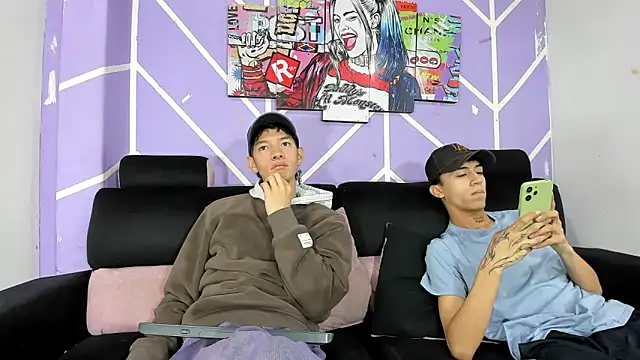 Snapshot of heyy_noah11 chatting on May 31, 1:18 pm heyy noah11 online show from May 31, 1:18 pm