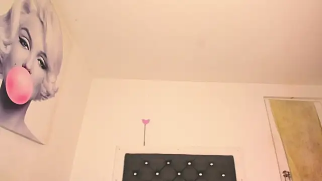 BiancaValentinna online show from December 3, 7:01 pm