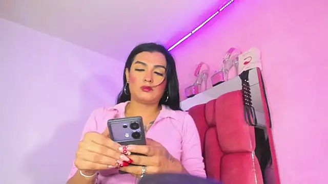 Snapshot of BiancaValentinna chatting on July 30, 8:08 pm BiancaValentinna online show from July 30, 8:08 pm