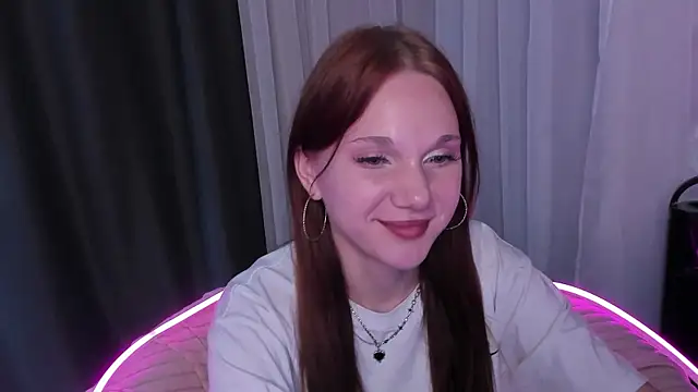 Snapshot of MargoViento chatting on October 14, 9:26 pm MargoViento online show from October 14, 9:26 pm