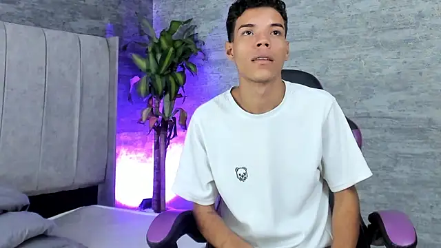 jhojan foxxx  online show from November 16, 8:36 pm