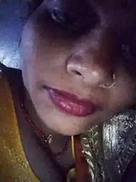 kiara-simmi online show from December 3, 4:05 pm