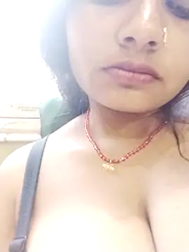 kiara-simmi online show from January 17, 1:21 am