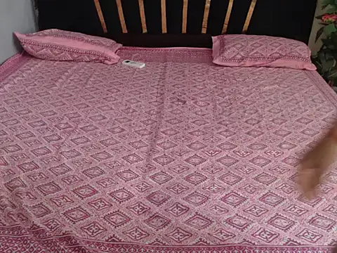 Snapshot of hii_tanisha chatting on October 24, 5:04 am hii tanisha online show from October 24, 5:04 am