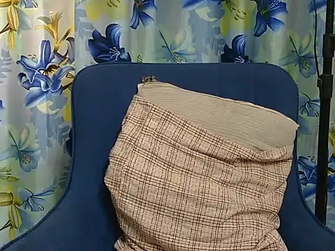 Snapshot of hii_tanisha chatting on October 27, 5:44 am hii tanisha online show from October 27, 5:44 am