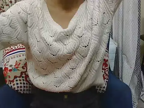 Snapshot of hii_tanisha chatting on November 19, 6:24 am hii tanisha online show from November 19, 6:24 am