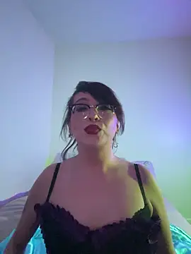 Snapshot of MiniMonroe chatting on October 12, 1:54 pm MiniMonroe online show from October 12, 1:54 pm