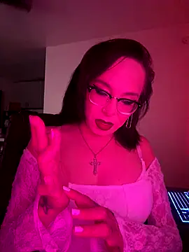 Snapshot of MiniMonroe chatting on October 17, 7:33 am MiniMonroe online show from October 17, 7:33 am