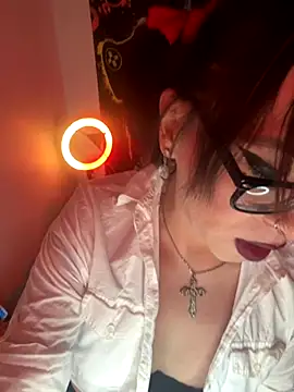 Snapshot of MiniMonroe chatting on October 31, 9:10 am MiniMonroe online show from October 31, 9:10 am