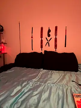 Snapshot of MiniMonroe chatting on November 26, 11:55 am MiniMonroe online show from November 26, 11:55 am