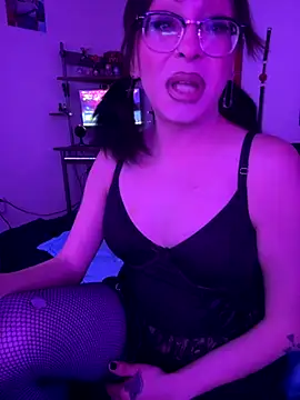 Snapshot of MiniMonroe chatting on November 29, 10:18 am MiniMonroe online show from November 29, 10:18 am