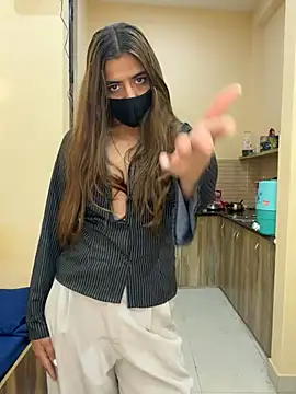 deepikaa aroraa online show from March 7, 9:28 am