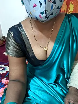 Snapshot of Best_Kannada_Couple chatting on April 4, 4:37 pm Best Kannada Couple online show from April 4, 4:37 pm